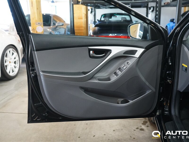 Used 2013 Hyundai Elantra Sedan FWD image 9