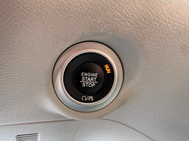 Used 2023 Chrysler Pacifica Touring-L FWD image 21