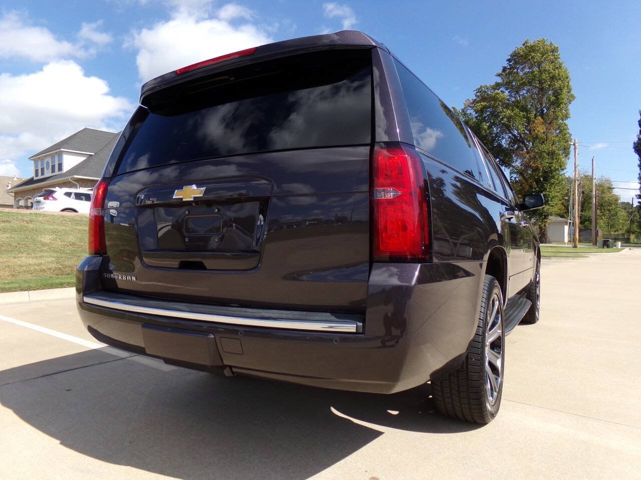 Used 2015 Chevrolet Suburban LTZ RWD image 37