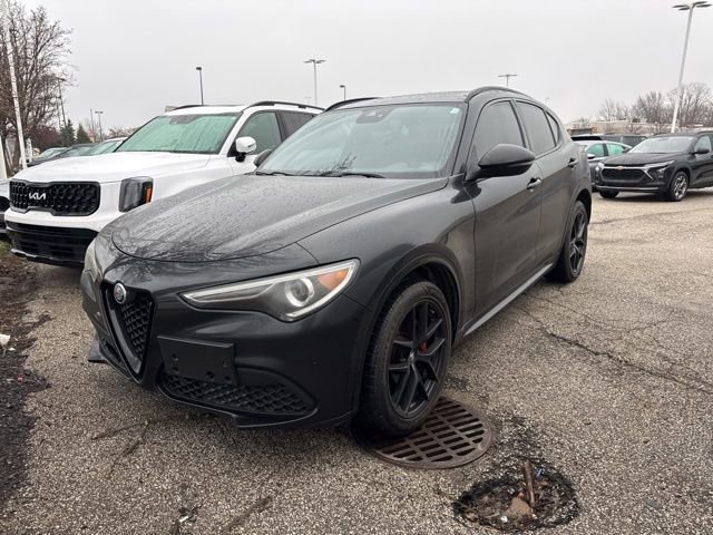Used 2020 Alfa Romeo Stelvio Ti w/ Nero Edizione image 2