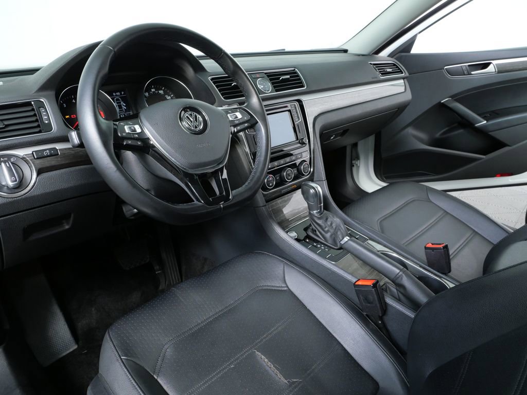 Used 2016 Volkswagen Passat 1.8T SE image 4