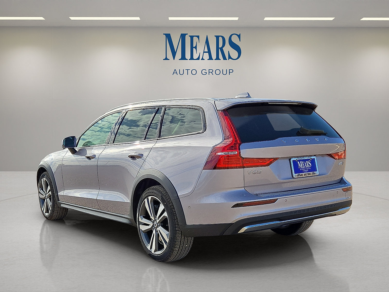 New 2026 Volvo V60 B5 Cross Country Plus w/ Protection Package Premier AWD/4WD image 3