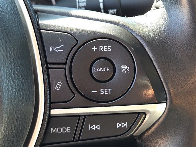 Used 2022 Toyota Camry XLE image 25