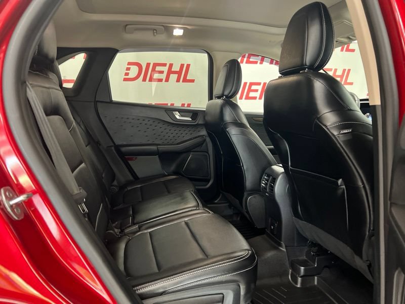 Used 2020 Ford Escape Titanium AWD/4WD image 11