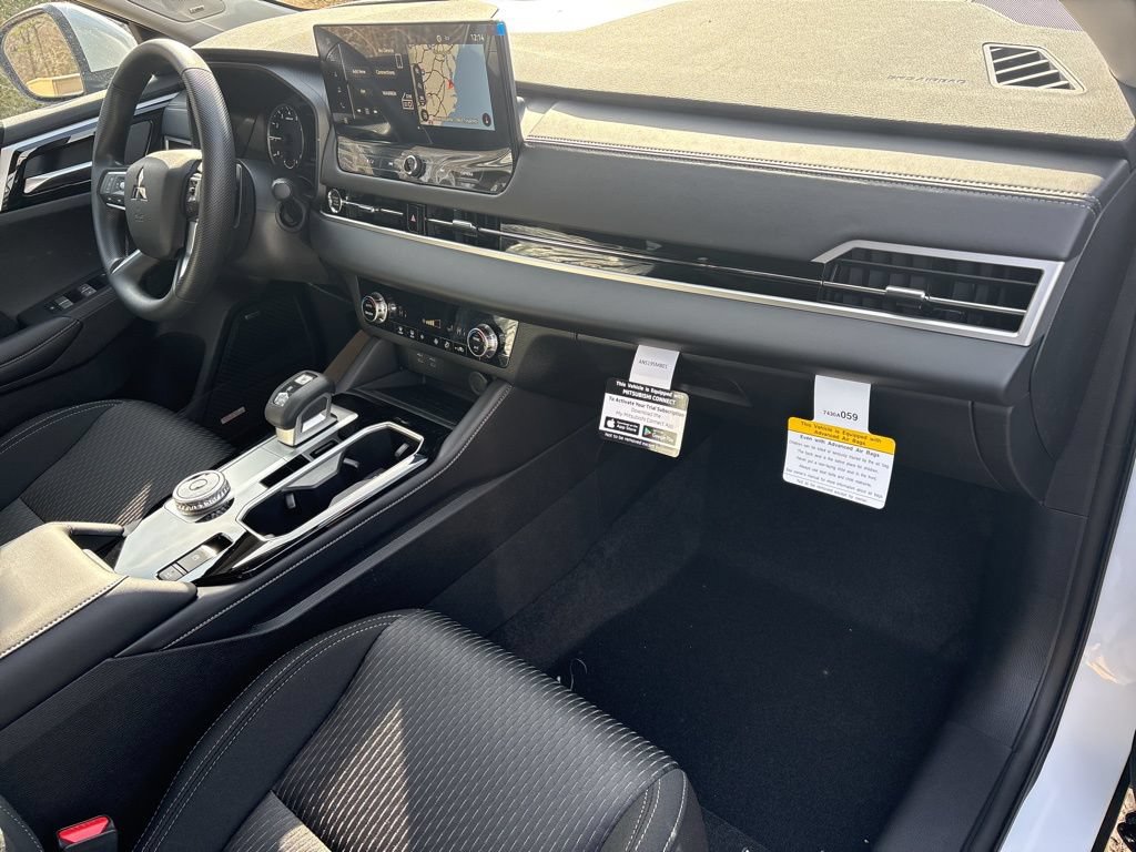 New 2026 Mitsubishi Outlander ES FWD image 19