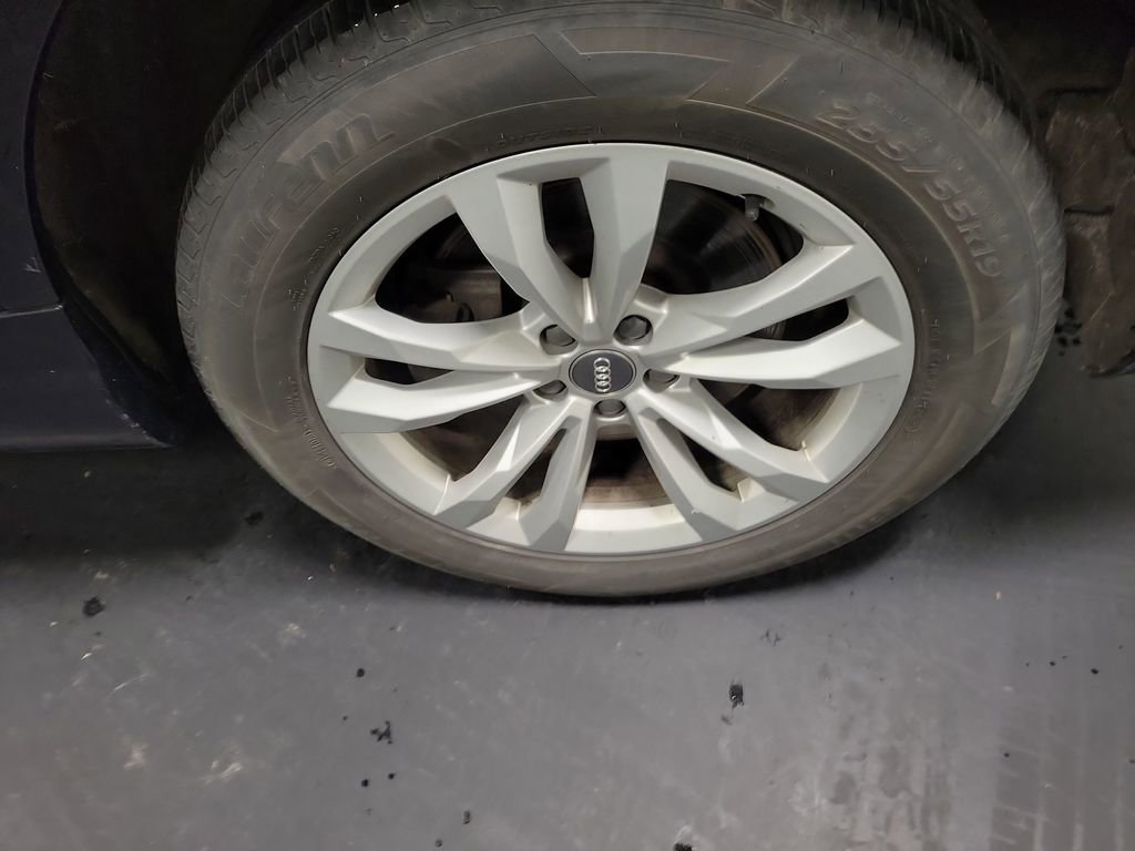 Used 2019 Audi Q7 2.0T Premium w/ Cold Weather Package image 10