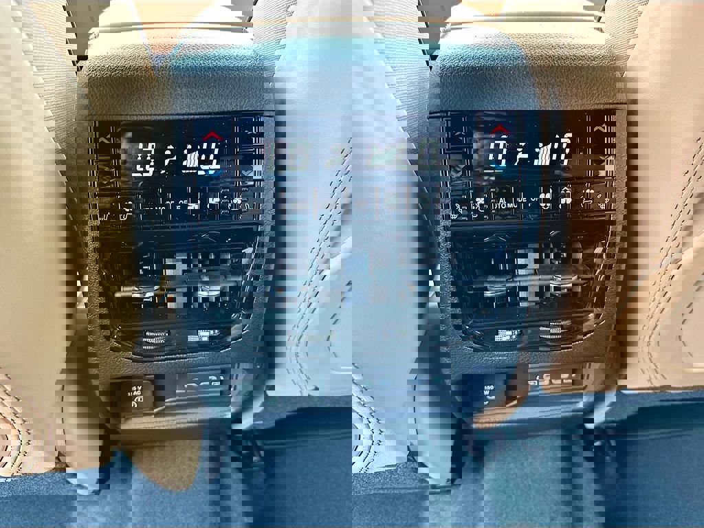 New 2026 Jeep Grand Cherokee L Summit image 28