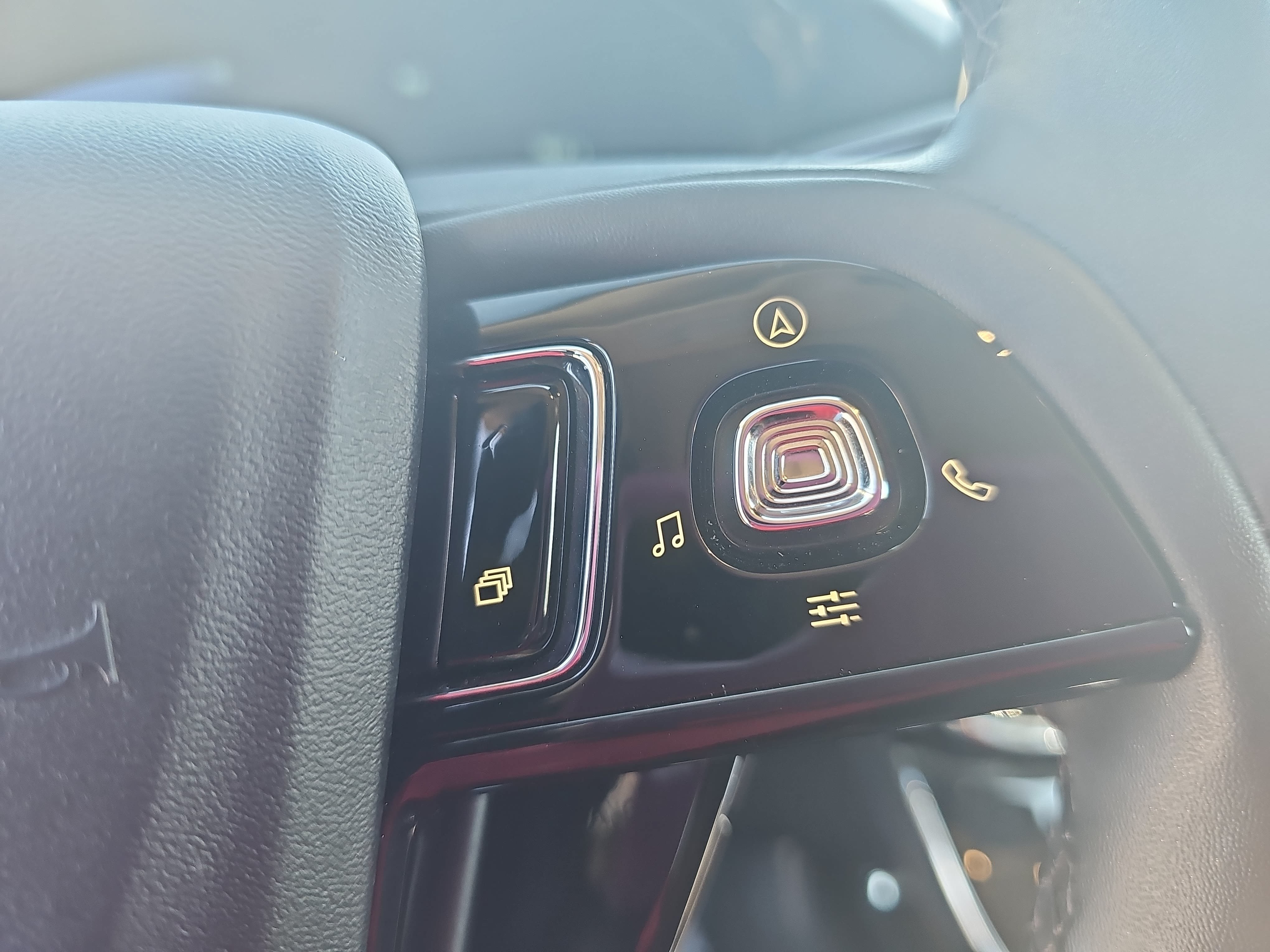 Used 2023 Lincoln Corsair AWD w/ Equipment Group 101A image 18