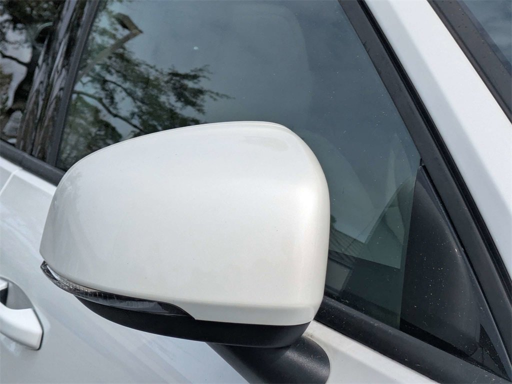 Used 2021 Volvo XC40 T5 Momentum w/ Protection Package Premier image 11