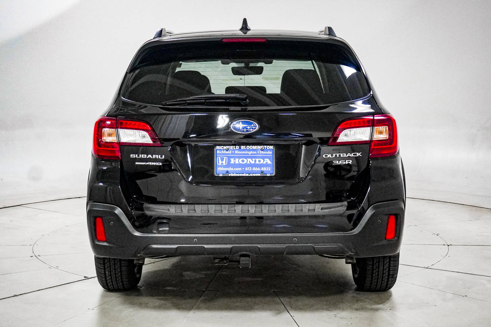 Used 2019 Subaru Outback 3.6R Touring w/ Popular Package #3A AWD/4WD image 7