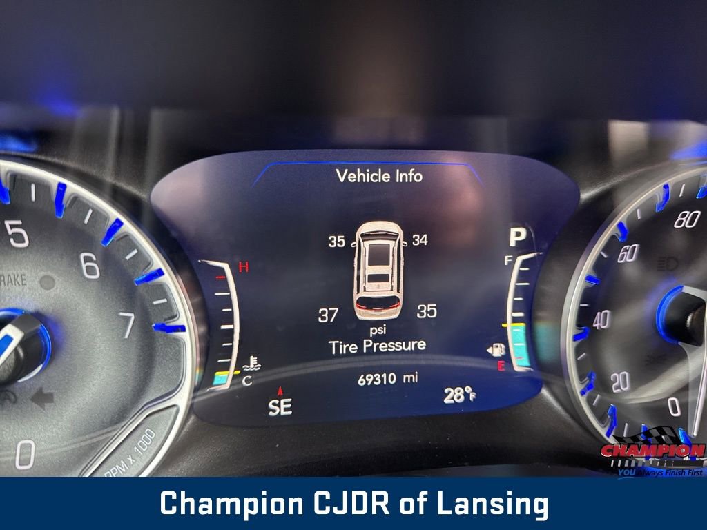 Used 2024 Chrysler Pacifica Touring-L image 23