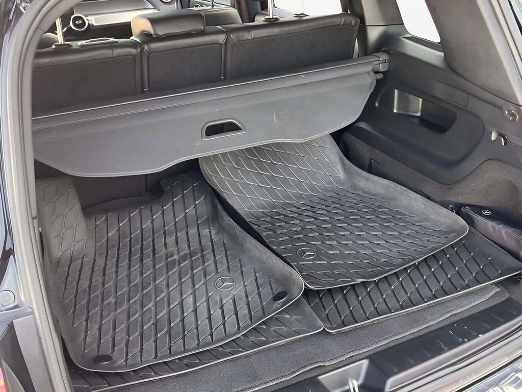 Used 2021 Mercedes-Benz GLB 250 4MATIC w/ Premium Package image 13