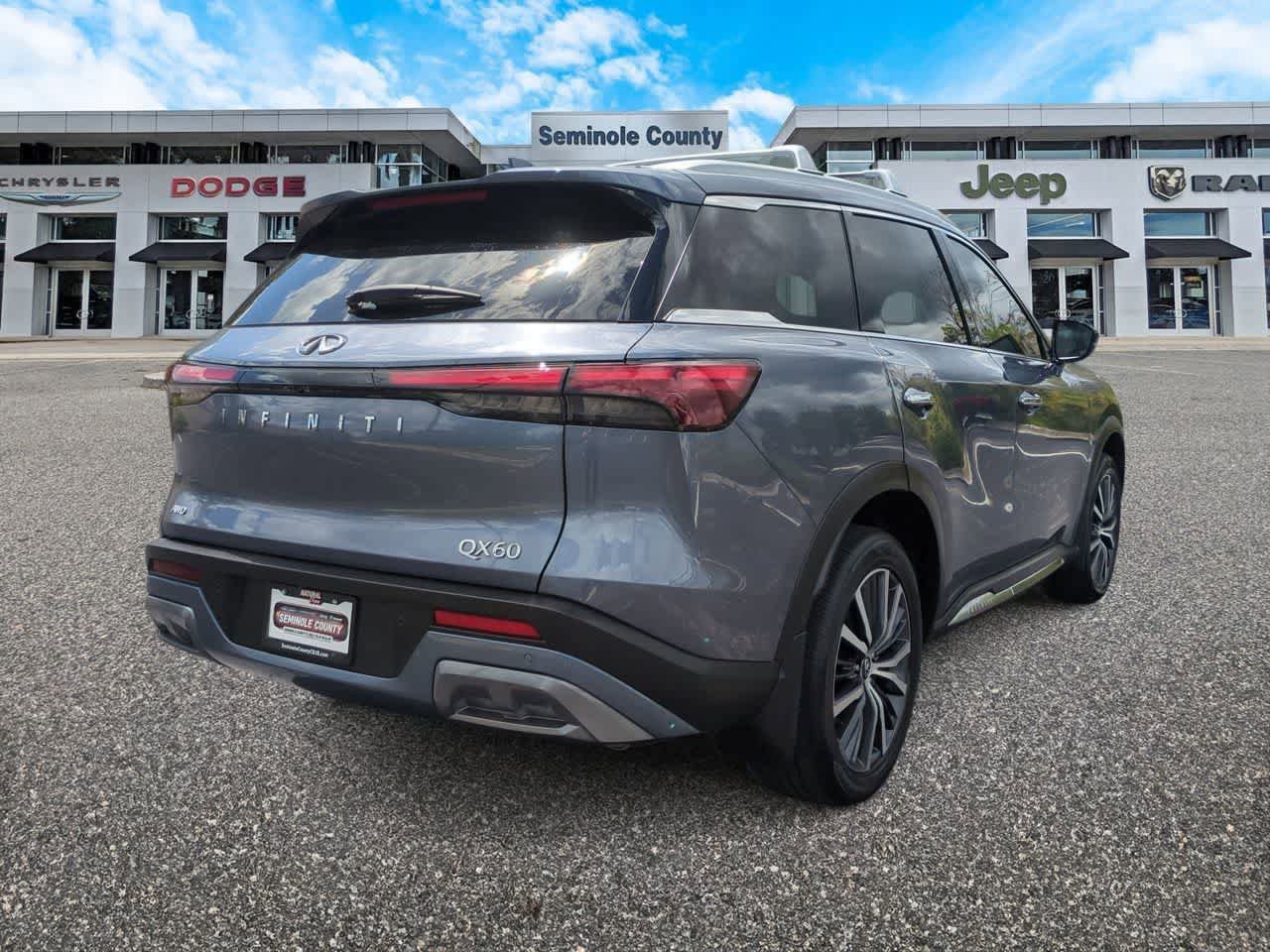 Used 2025 INFINITI QX60 Sensory AWD/4WD image 8