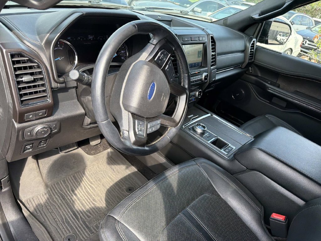 Used 2018 Ford Expedition Limited w/ Equipment Group 302A RWD image 18