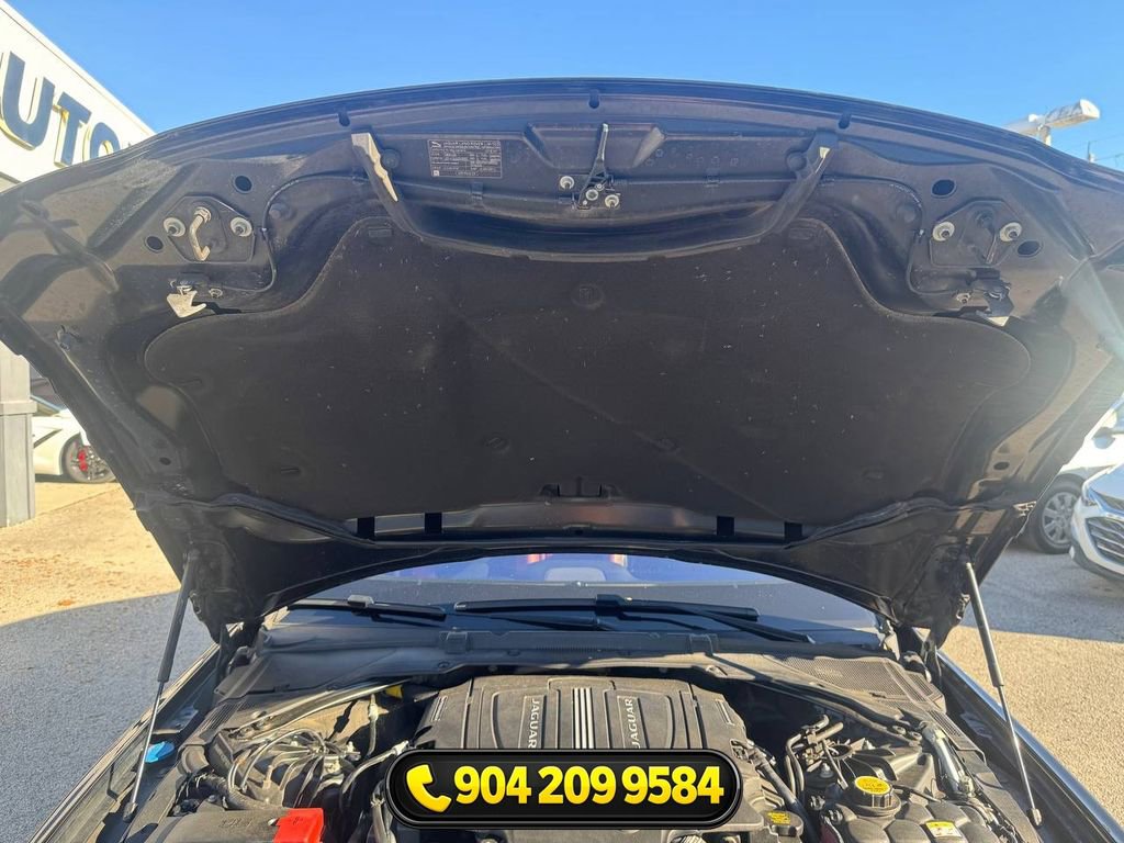 Used 2018 Jaguar XE S image 9