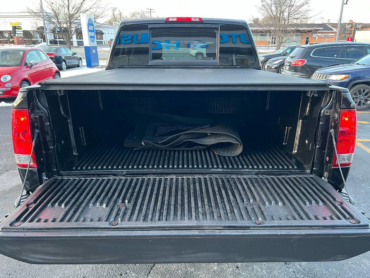 Used 2014 Nissan Titan SV w/ SV Value Truck Package image 15