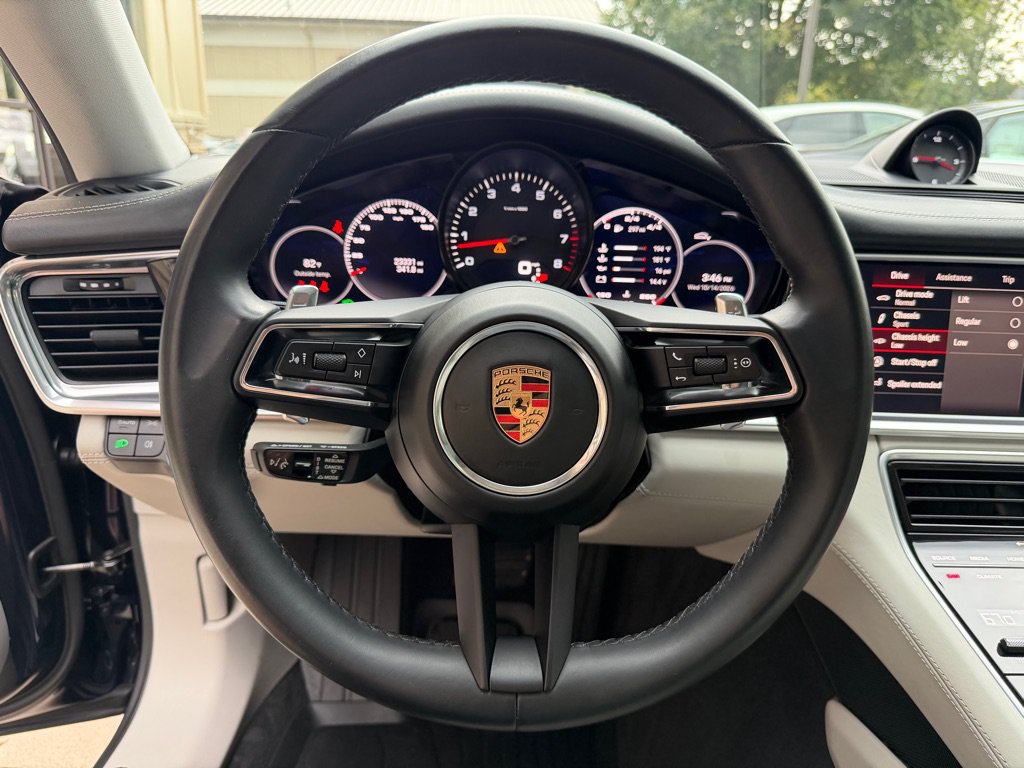 Used 2023 Porsche Panamera 4 Platinum Edition AWD/4WD image 32