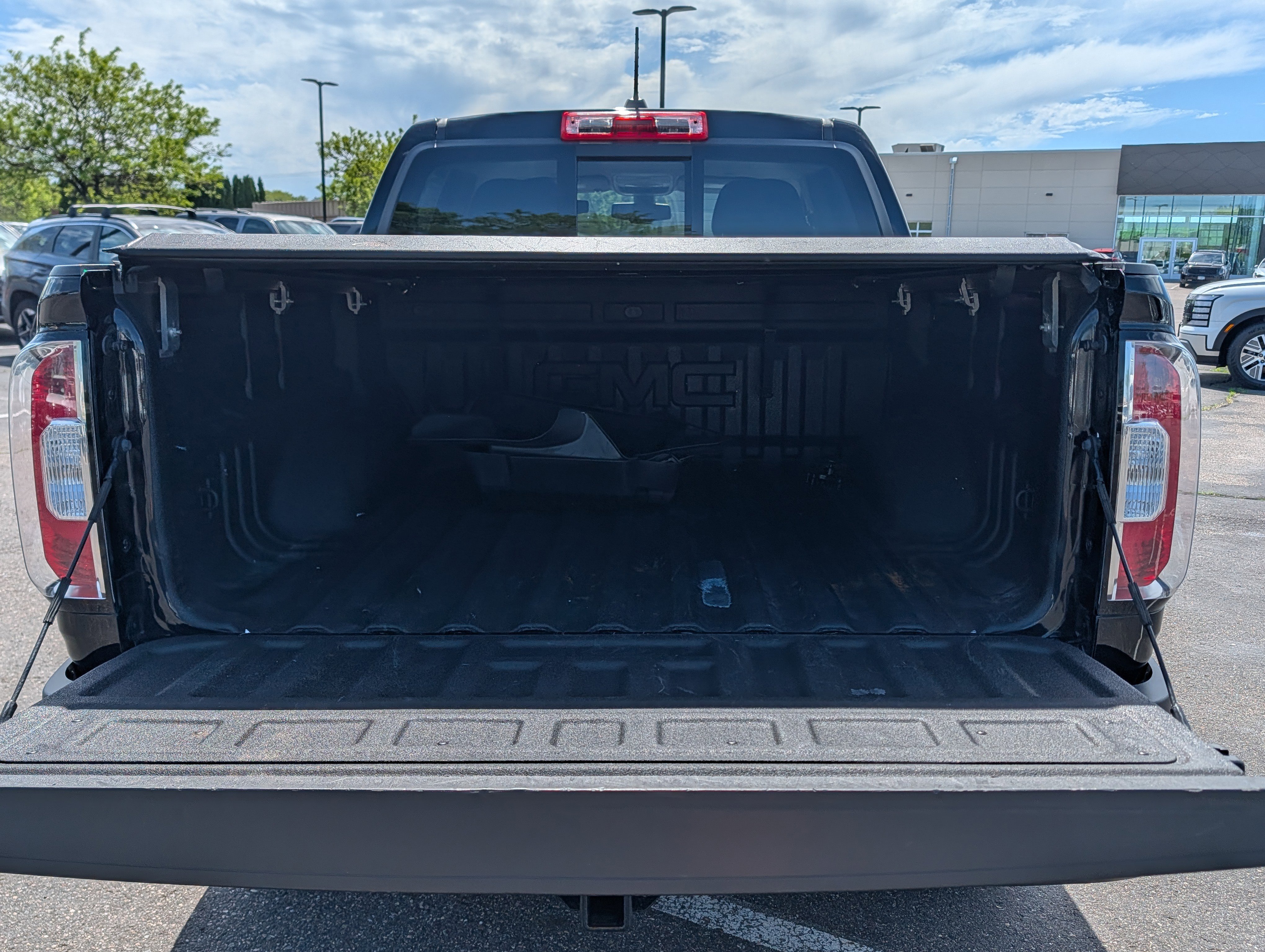Used 2019 GMC Canyon All Terrain w/ All Terrain X Package AWD/4WD image 16