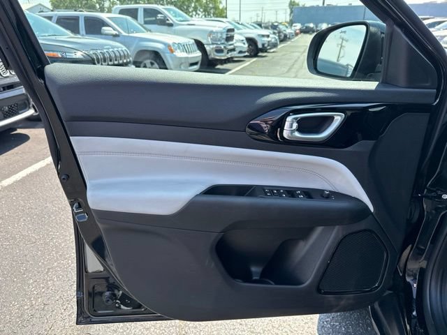Certified 2023 Jeep Compass Limited AWD/4WD image 10
