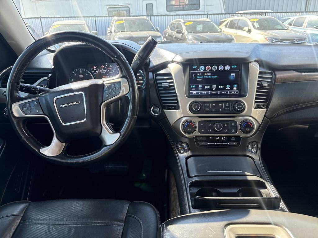 Used 2018 GMC Yukon Denali image 9