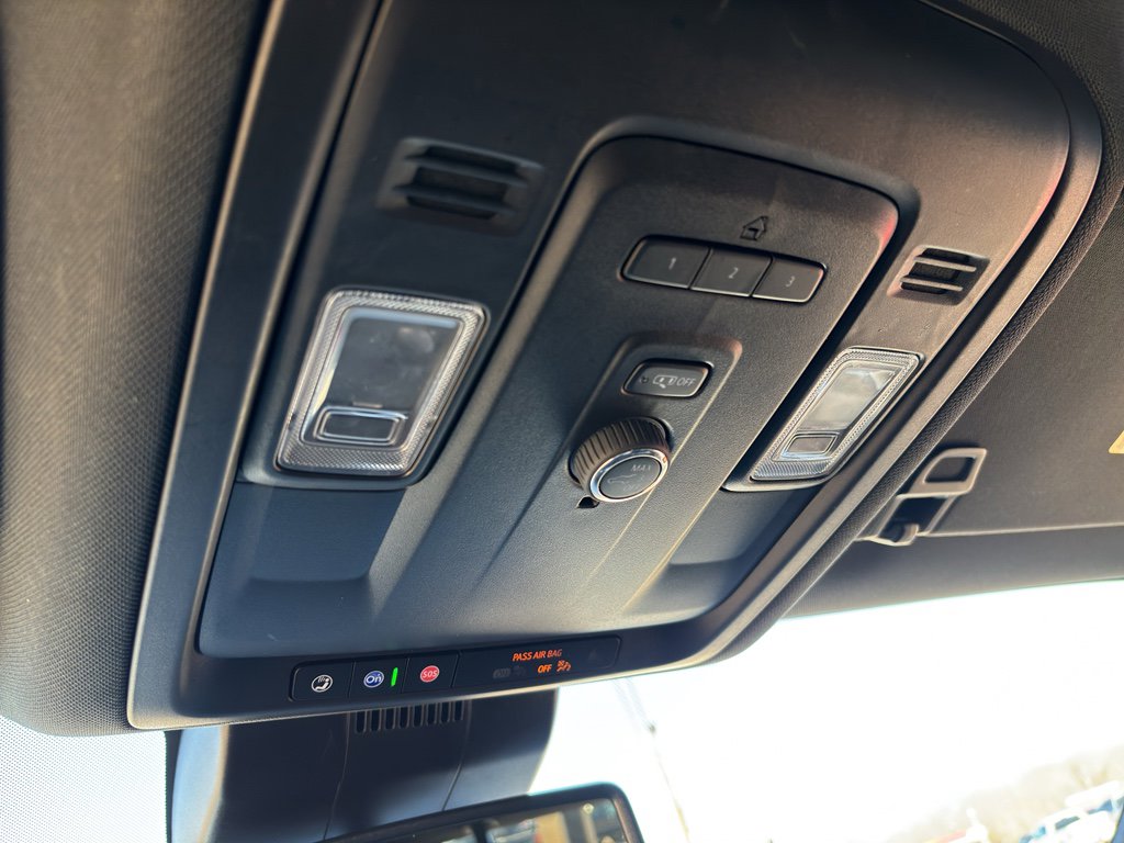 Used 2024 GMC Yukon SLT image 21