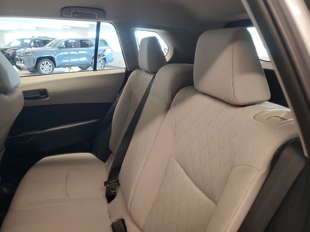 Used 2023 Toyota Corolla Cross L image 12