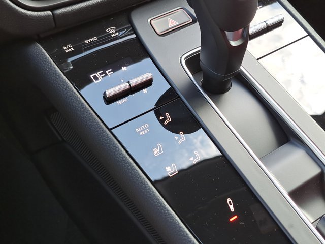 New 2026 Porsche Macan Turbo image 35