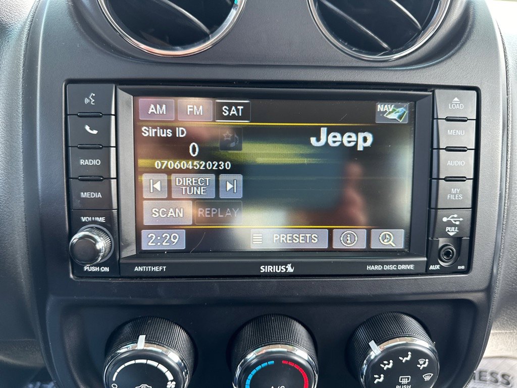 Used 2016 Jeep Patriot High Altitude AWD/4WD image 26
