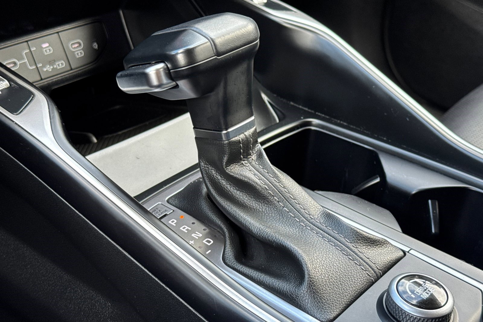 Used 2024 Kia Sorento S image 19