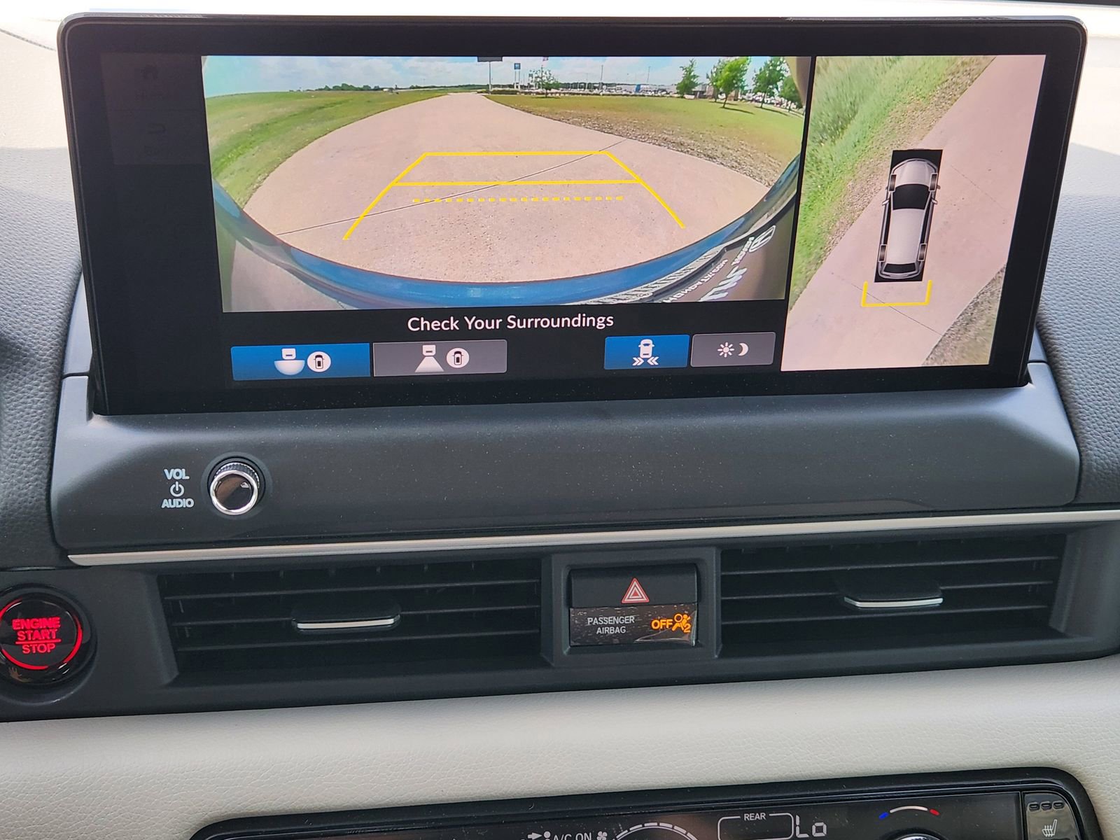 New 2026 Honda Pilot Touring image 17