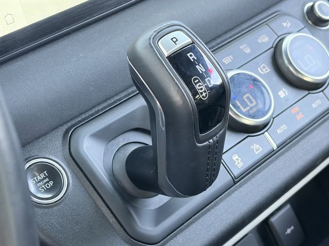 Used 2022 Land Rover Defender 90 X-Dynamic S image 16