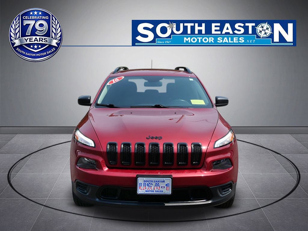 Used 2016 Jeep Cherokee Sport w/ Cold Weather Group AWD/4WD image 3