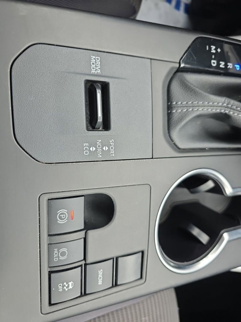 Used 2024 Toyota Highlander LE image 29