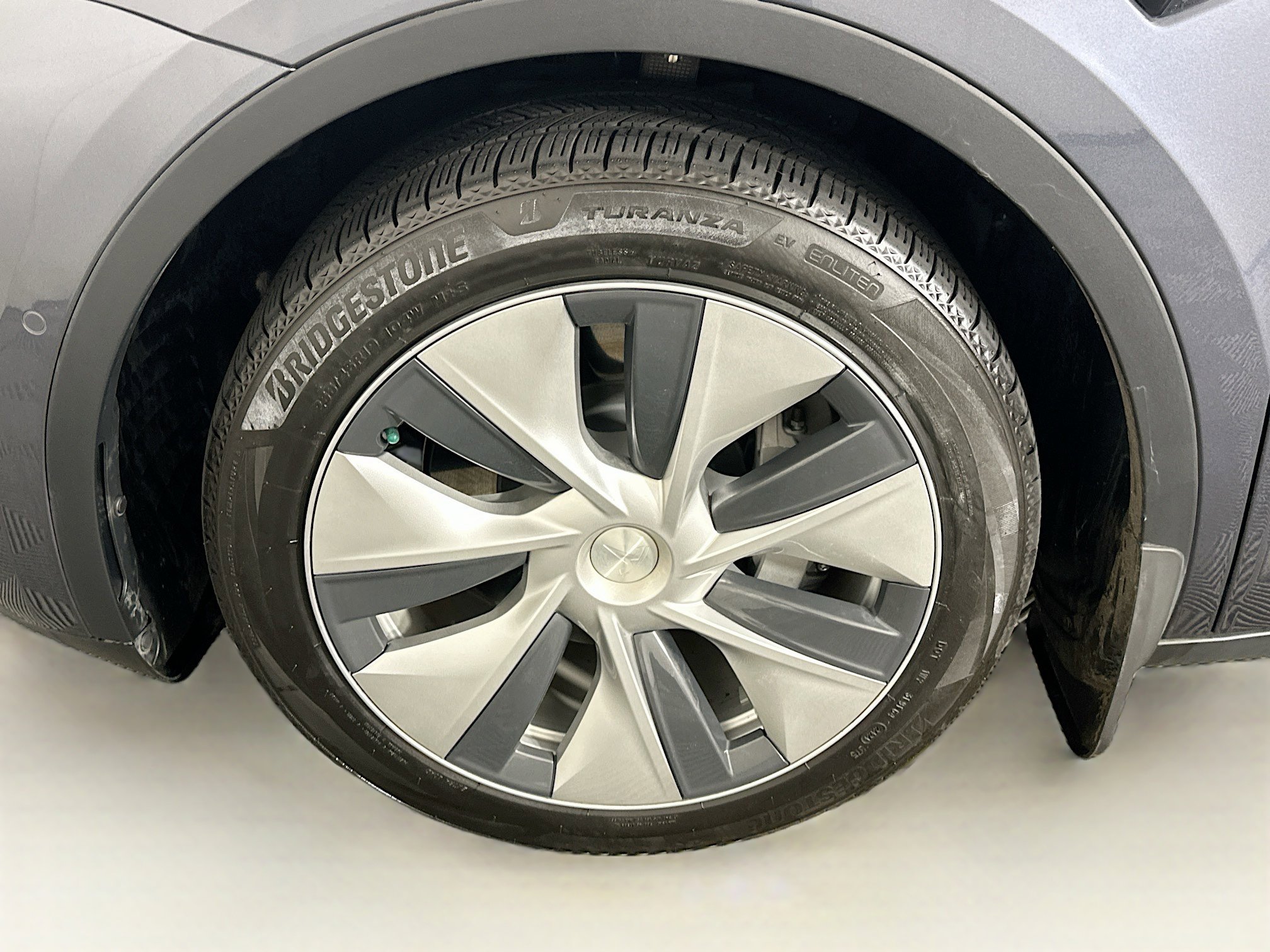 Used 2021 Tesla Model Y Long Range AWD/4WD image 11