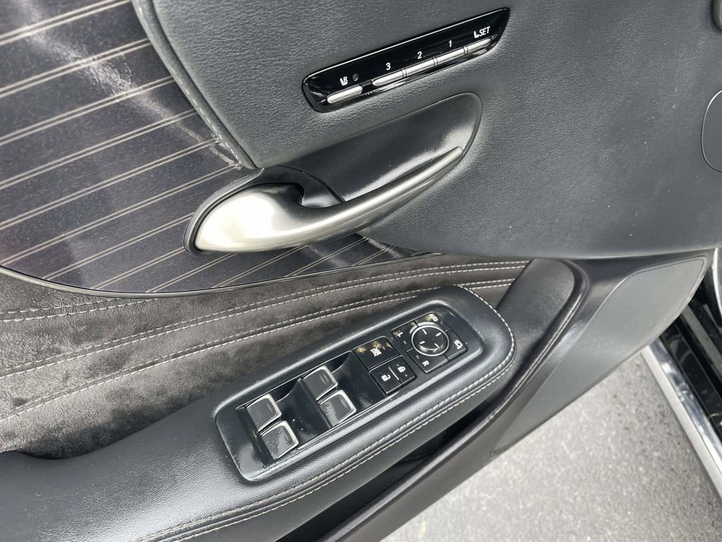 Used 2020 Lexus LS 500 w/ Accessory Package (Z2) image 27