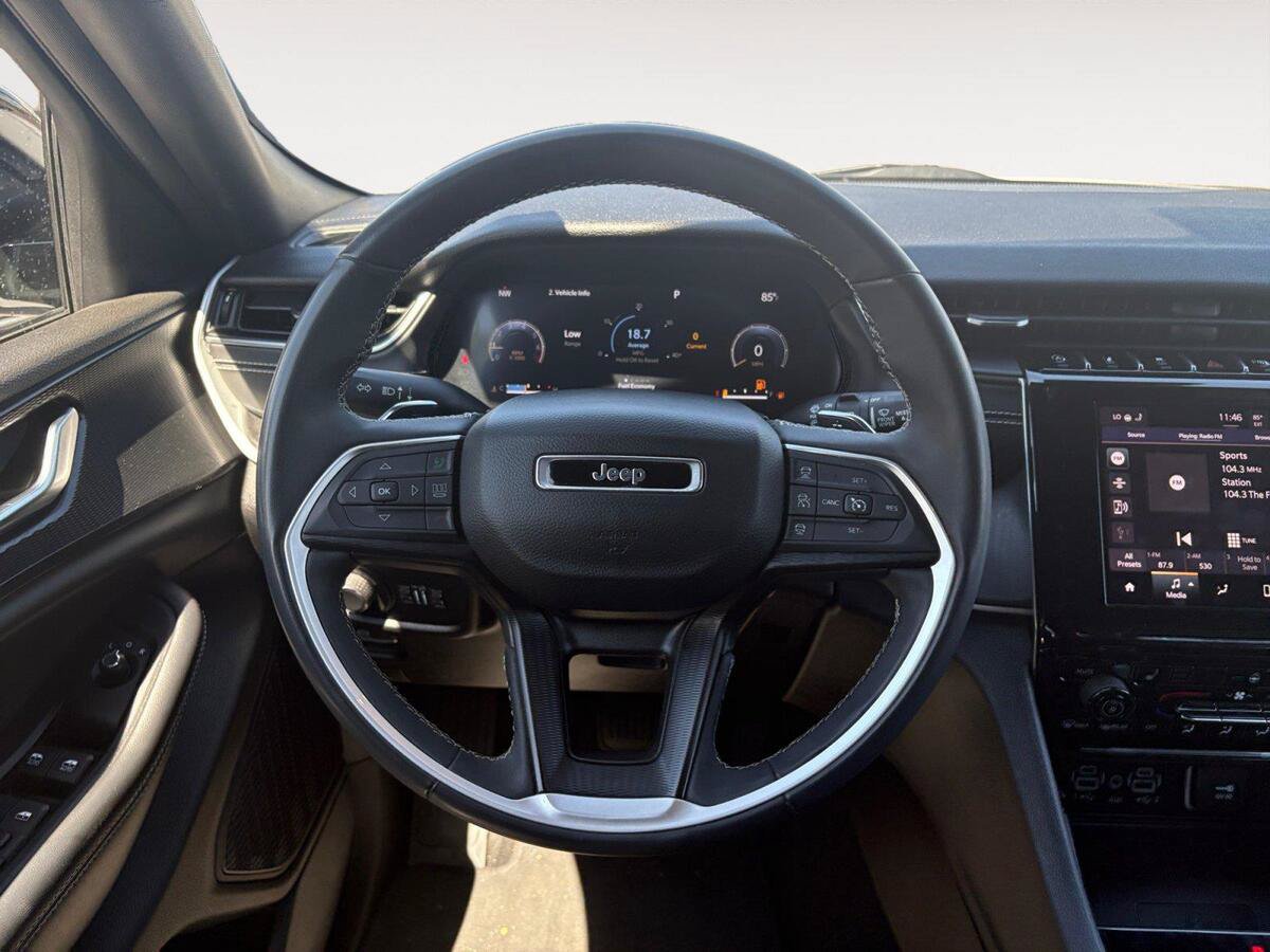 Used 2023 Jeep Grand Cherokee L Laredo AWD/4WD image 12