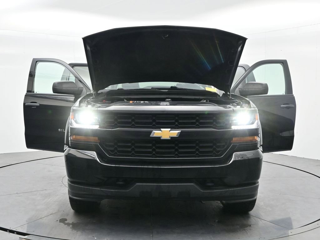 Used 2017 Chevrolet Silverado 1500 Custom w/ Custom Convenience Package AWD/4WD image 39
