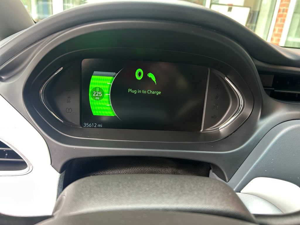 Used 2019 Chevrolet Bolt LT FWD image 26