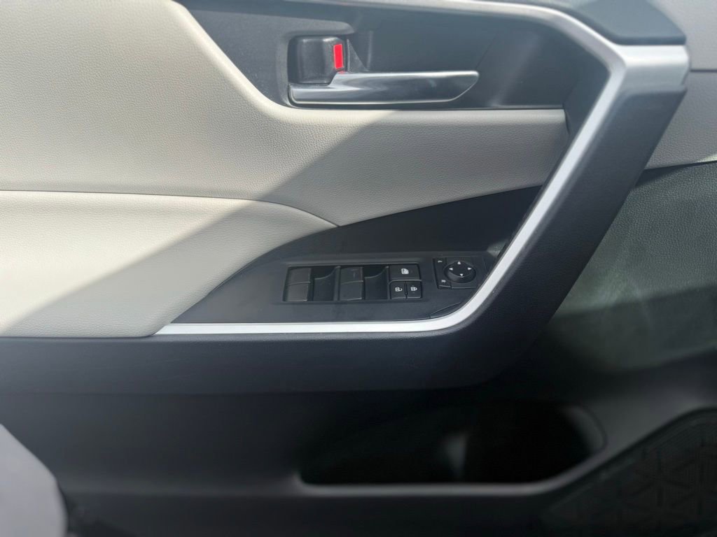 Used 2020 Toyota RAV4 XLE w/ XLE Grade Weather Package image 15