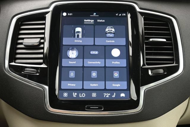 Used 2023 Volvo XC90 B6 Plus w/ Protection Package AWD/4WD image 16