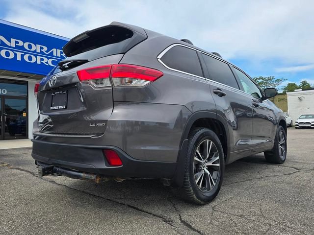 Used 2017 Toyota Highlander Plus AWD/4WD image 8