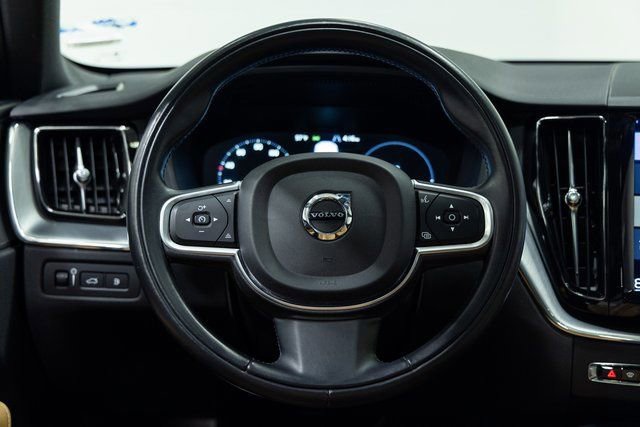 Used 2018 Volvo XC60 T8 Momentum image 14