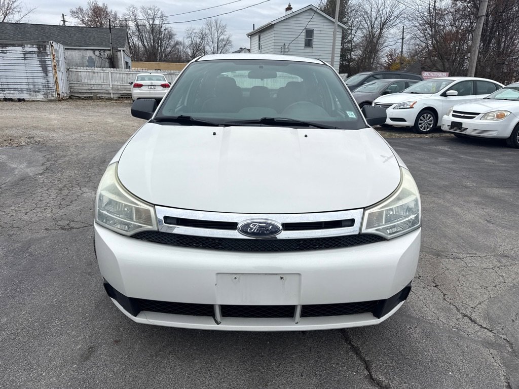 Used 2011 Ford Focus SE image 2
