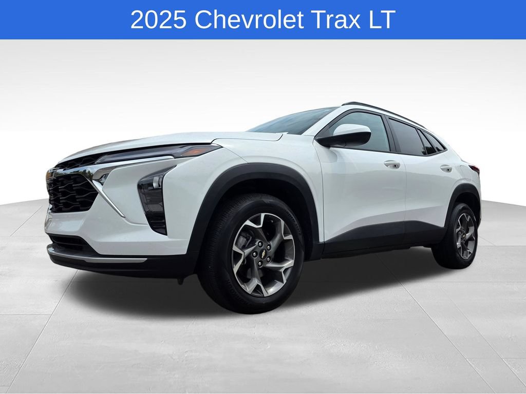 Used 2025 Chevrolet Trax LT FWD image 10