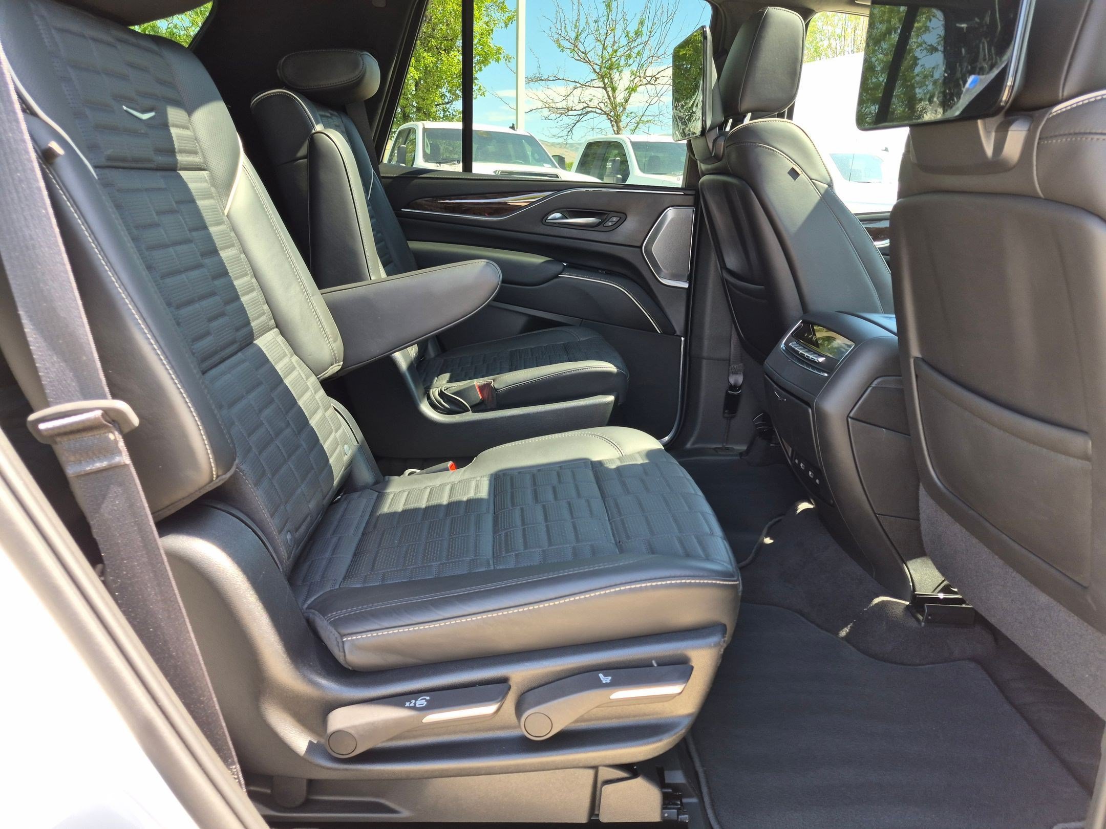 Certified 2022 Cadillac Escalade Sport Platinum AWD/4WD image 30
