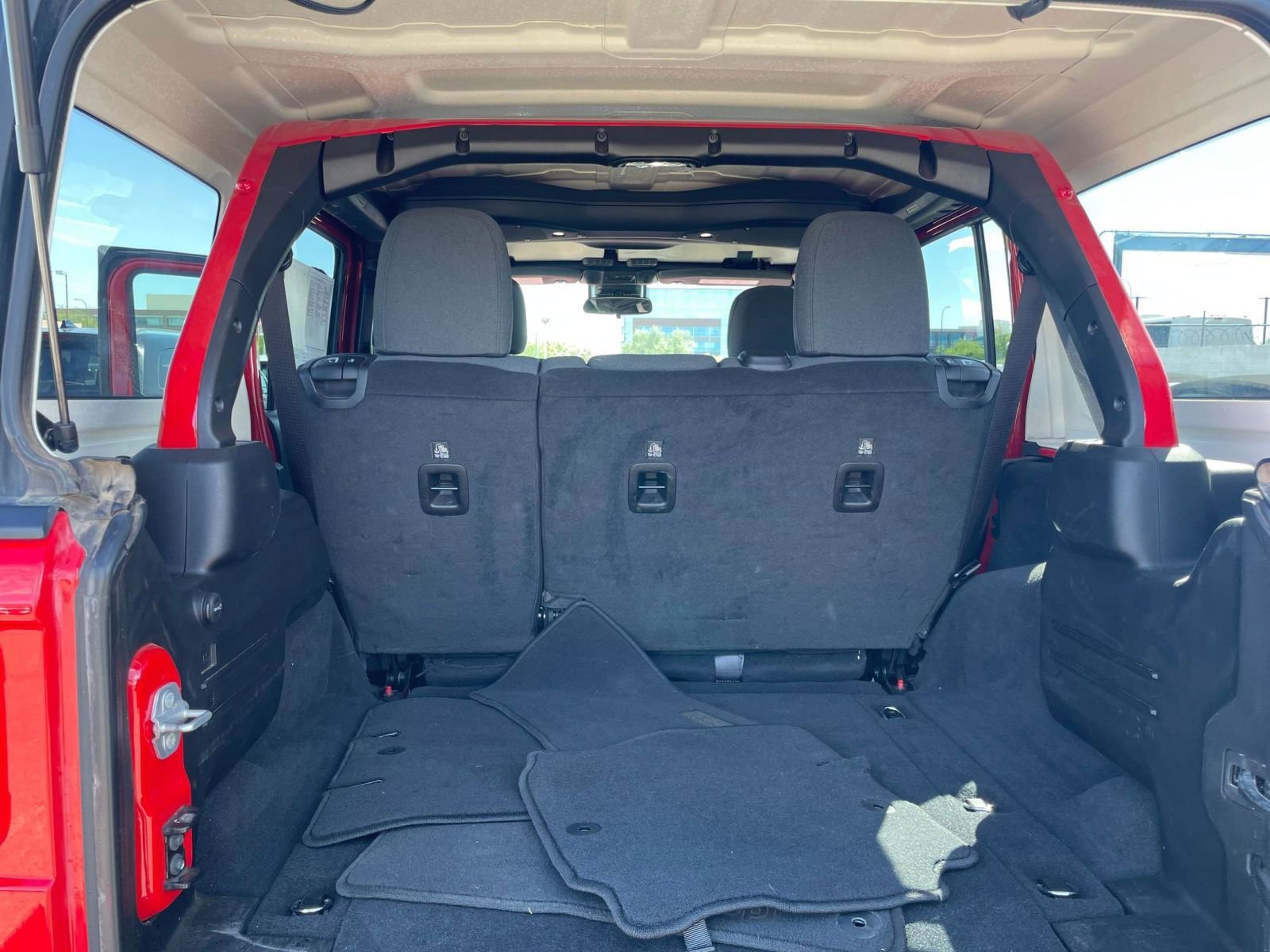 Used 2025 Jeep Wrangler Unlimited Rubicon image 31