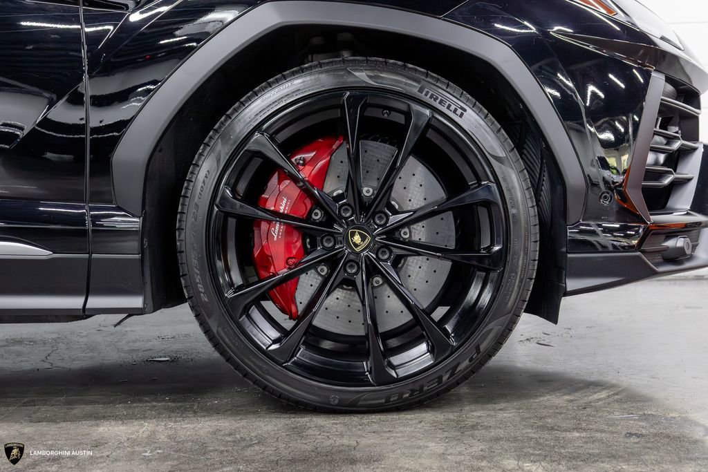 Used 2019 Lamborghini Urus AWD/4WD image 17