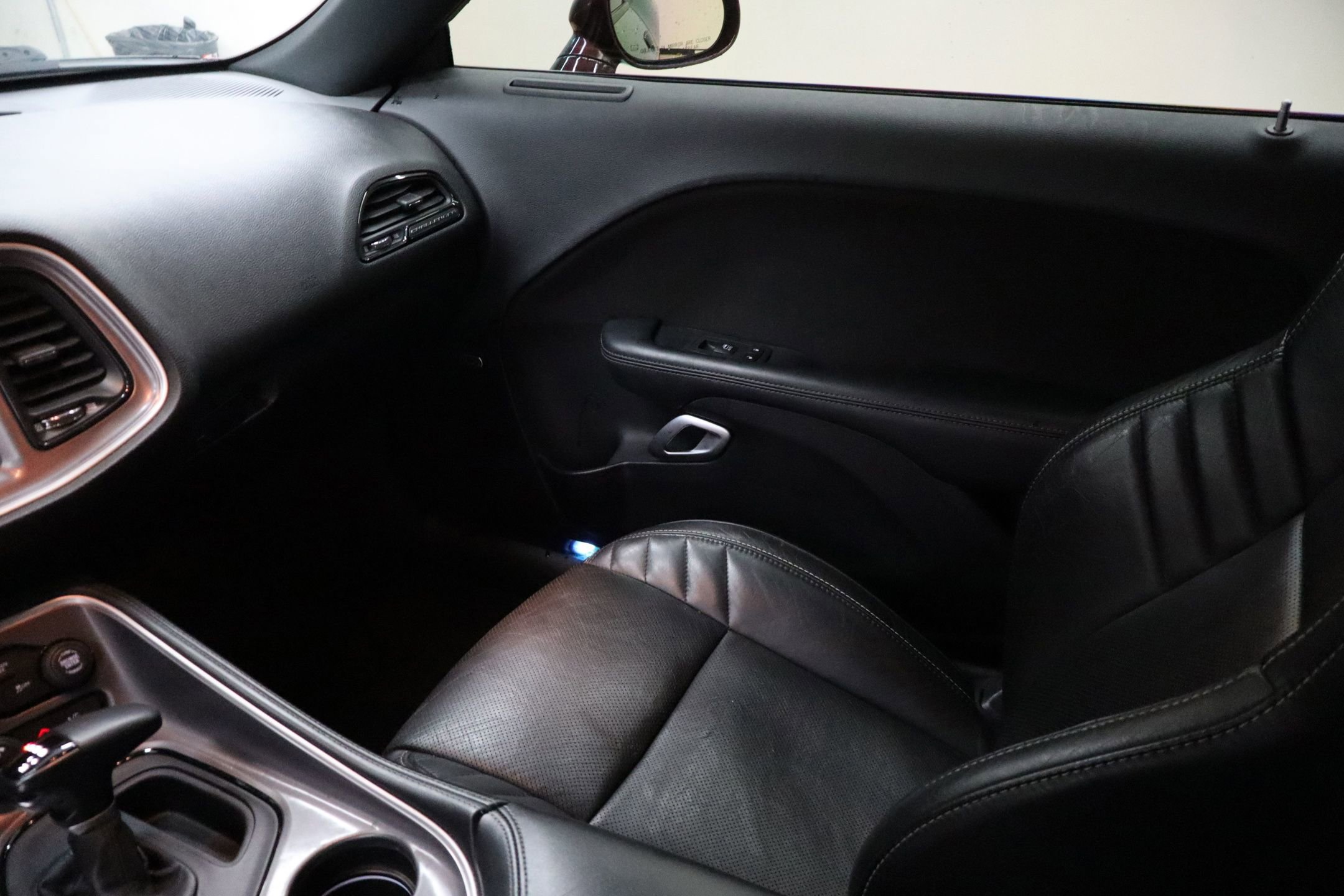 Used 2022 Dodge Challenger R/T w/ Performance Handling Group RWD image 26