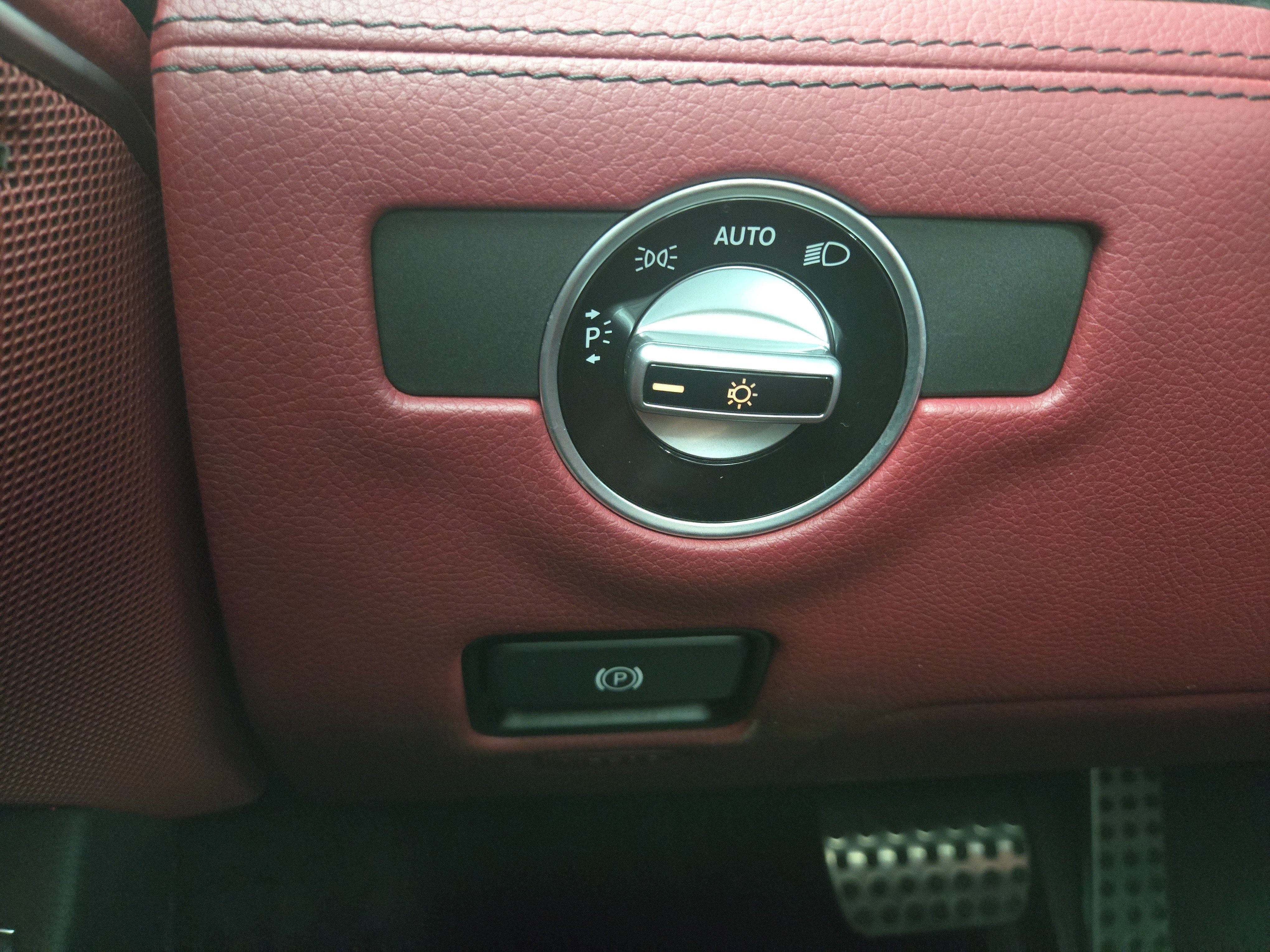 Used 2016 Mercedes-Benz SL 550 image 25