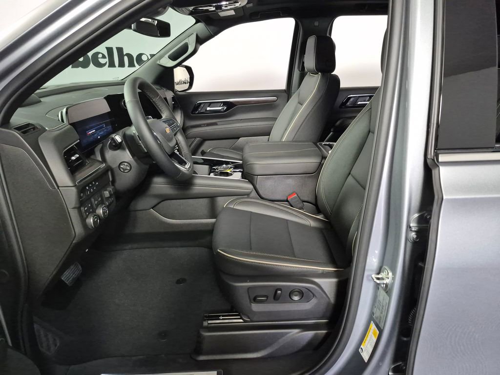 New 2026 Chevrolet Suburban Premier w/ Sun And Tow Package AWD/4WD image 9